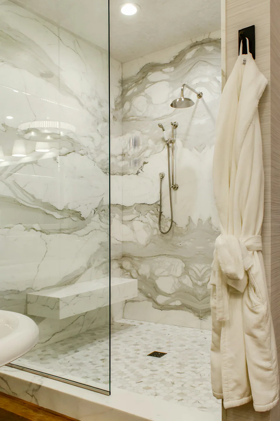 Primary bathroom at Cabin on the Fairway, Coeur d'Alene Lake, Idaho, interior design by Paul Lauren Designs