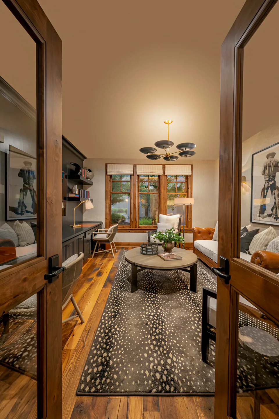 Family room at Cabin on the Lake, Coeur d'Alene Lake, Idaho, interior design by Paul Lauren Designs