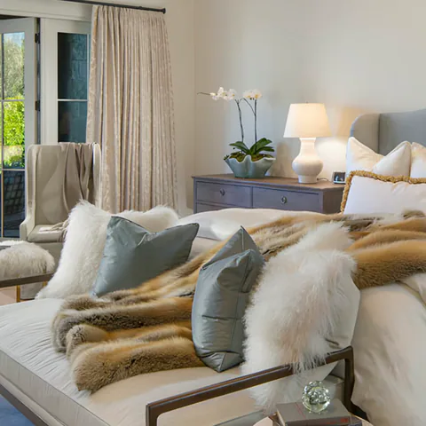Detail of the primary bedroom at Silverleaf Modern Ranch, North Scottsdale, Arizona, interior design by Paul Lauren Designs
