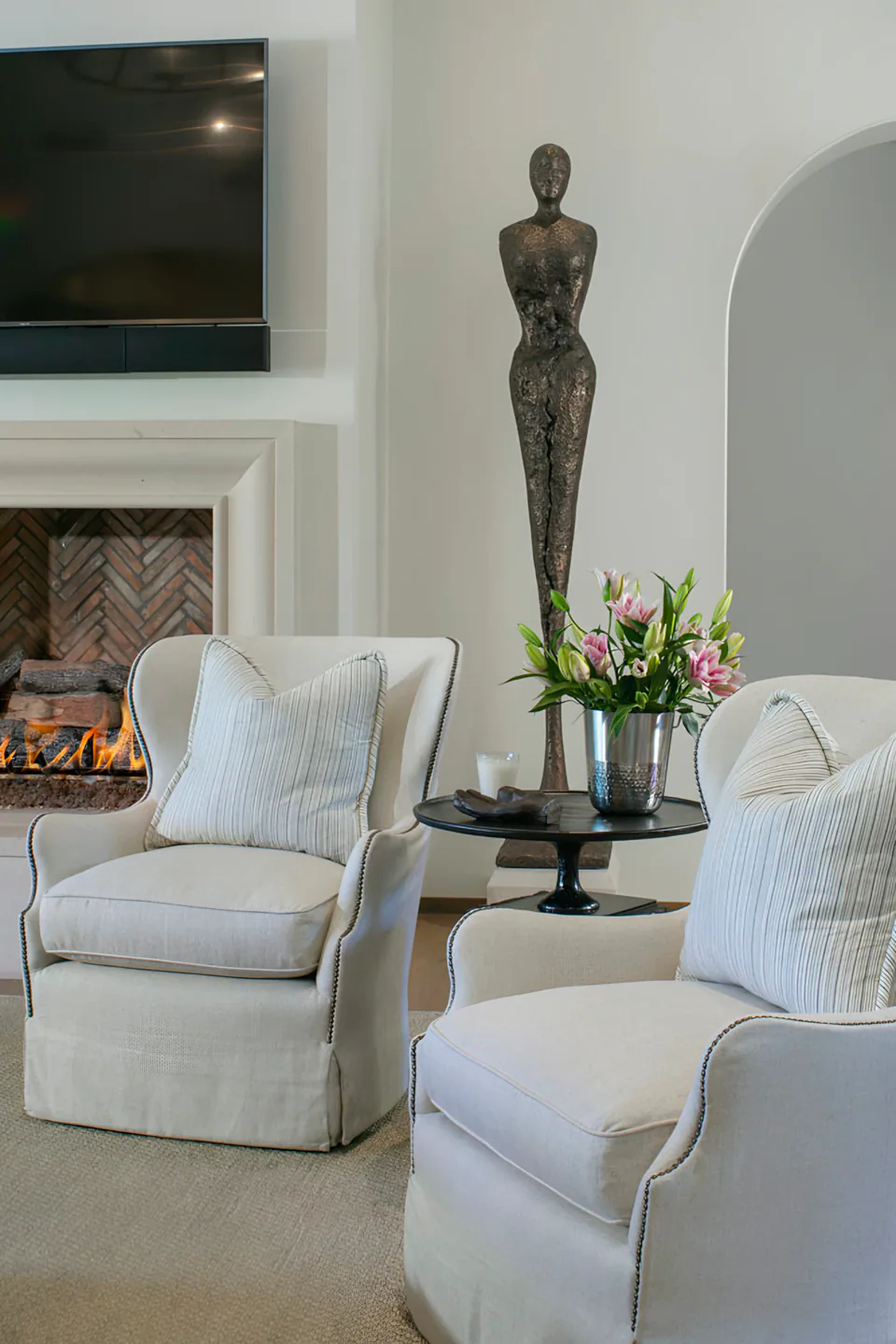 Sitting area at Silverleaf Modern Ranch, North Scottsdale, Arizona, interior design by Paul Lauren Designs
