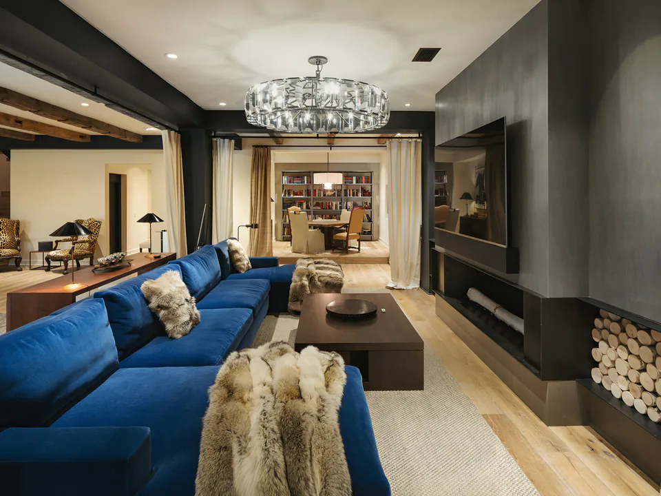 Family room at The Village of Silverleaf, North Scottsdale, Arizona, interior design by Paul Lauren Designs